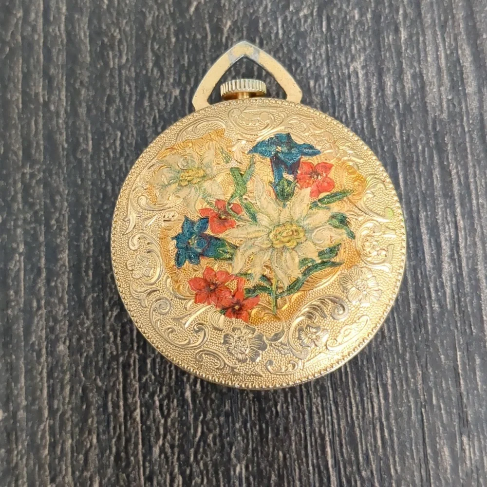 Vintage Lucerne Swiss Manual Pendant Watch Gold Tone
